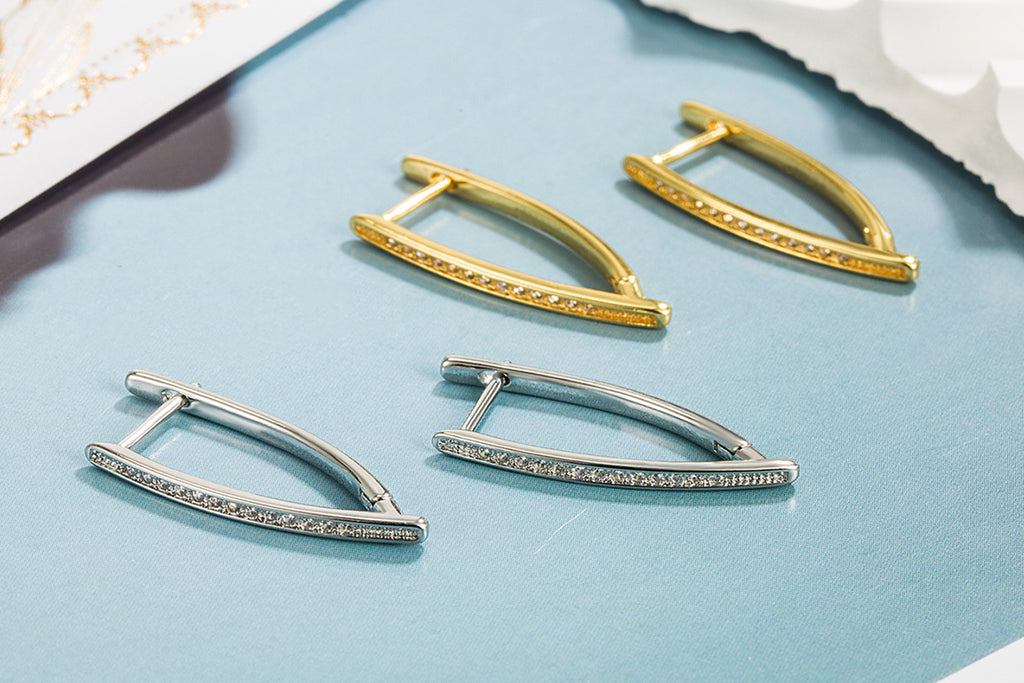 Large V-shaped Earrings With Unique English Letters