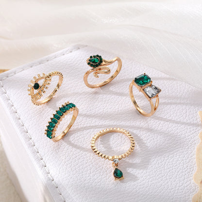 Emerald Diamond-studded Ring Suit Women