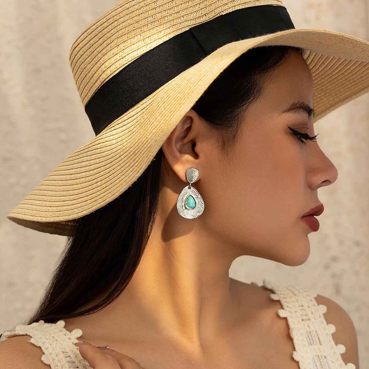 Drop-shaped Micro-inlaid Turquoise Pleated Ear Studs