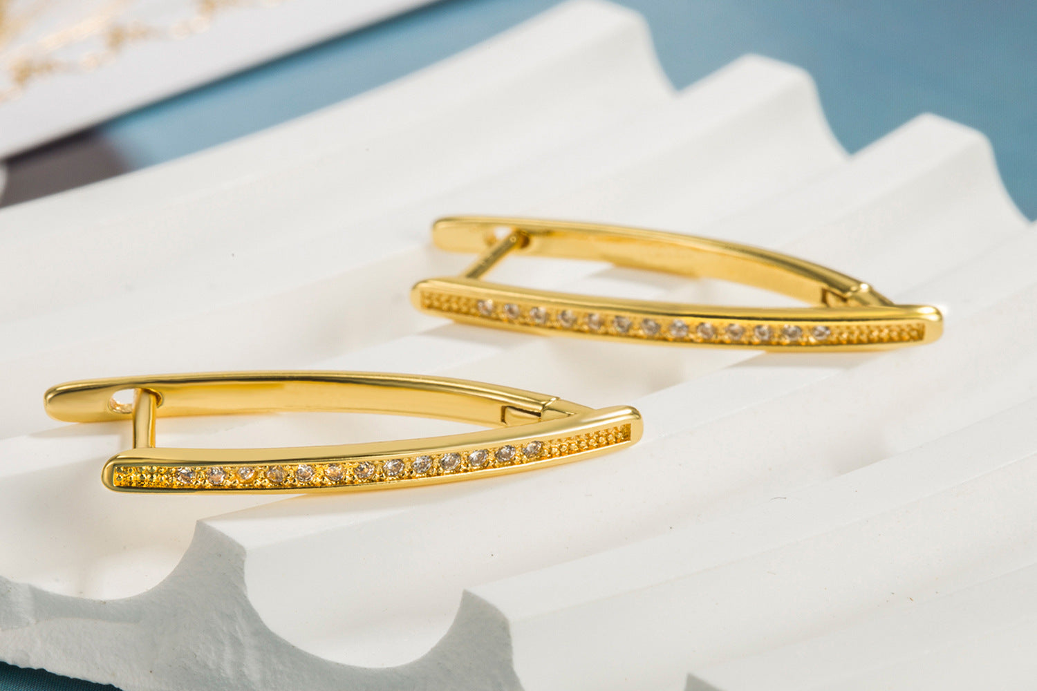 Large V-shaped Earrings With Unique English Letters