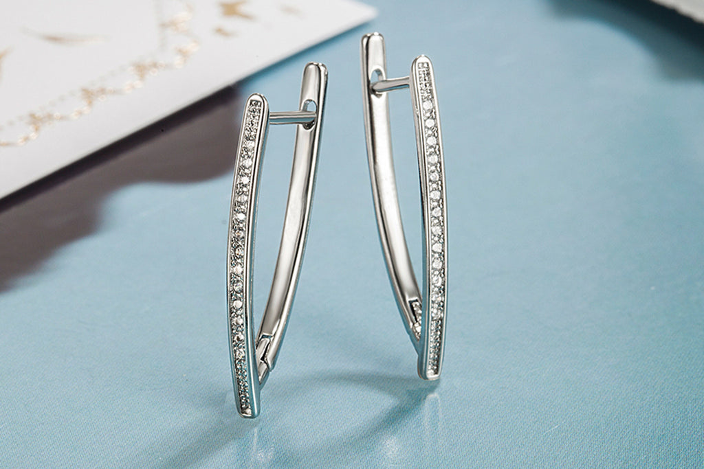 Large V-shaped Earrings With Unique English Letters